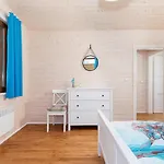 Comfortable No 2 , Summer Pool
